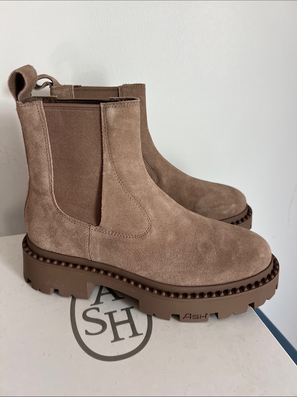 ASH genesis sequoia taupe light brown lug sole ankle boots booties 38 suede